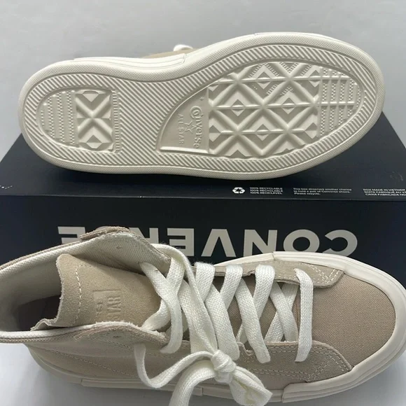 Converse WMNS Platform Sneakers A07209C
CTAS CRUISE HI
NUTTY GRANOLA/EGRET/BLACK - Picture 3 of 16